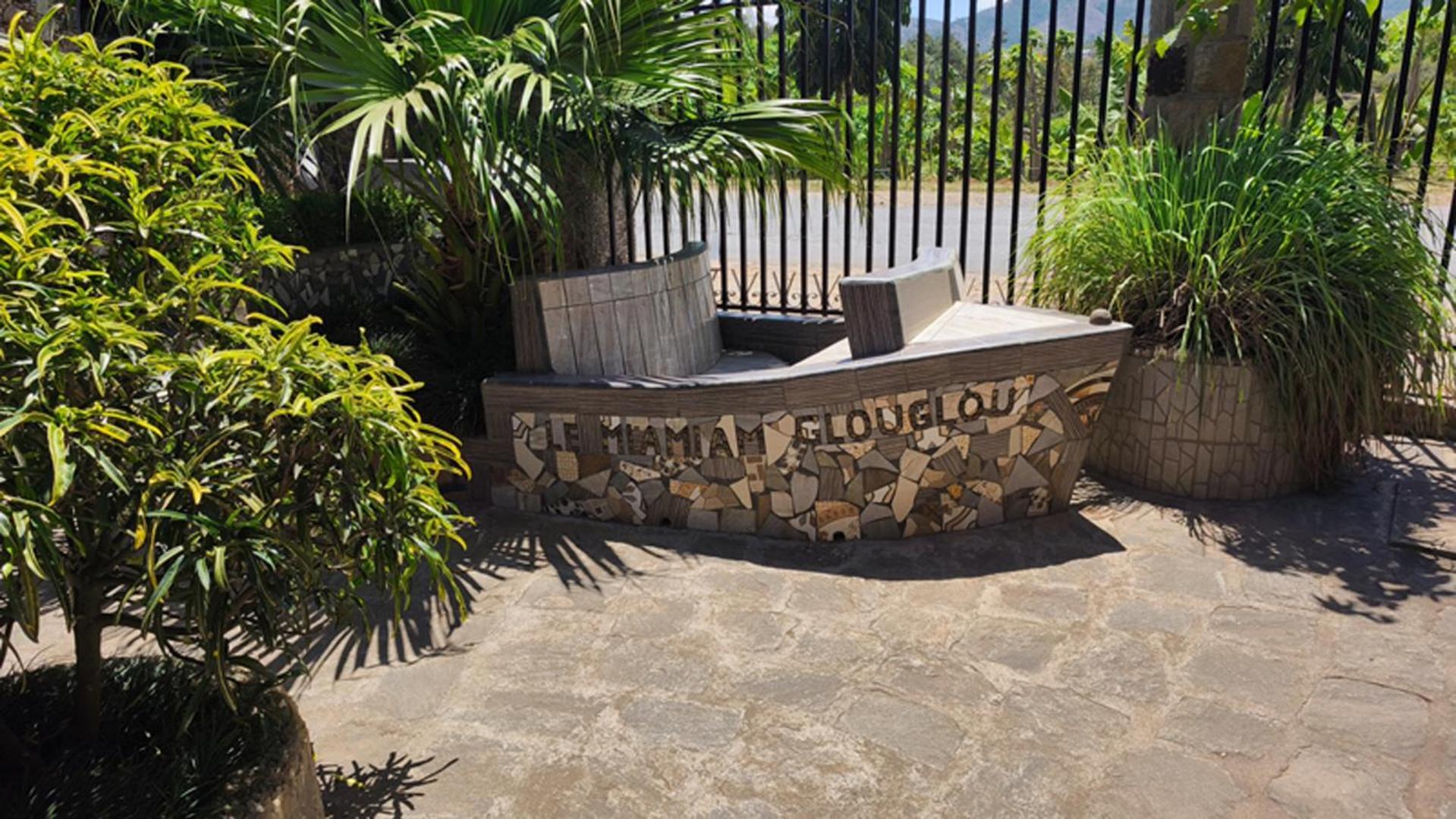 Hotel Restaurant Le Miamiam Glouglou Ambositra Exterior foto